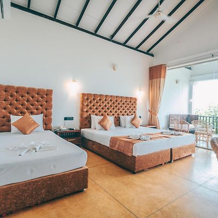 Samudra Beach Resort Тангалла Экстерьер фото