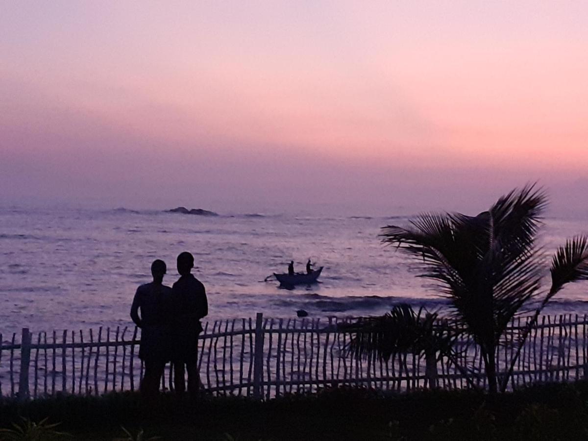 Samudra Beach Resort Тангалла Экстерьер фото