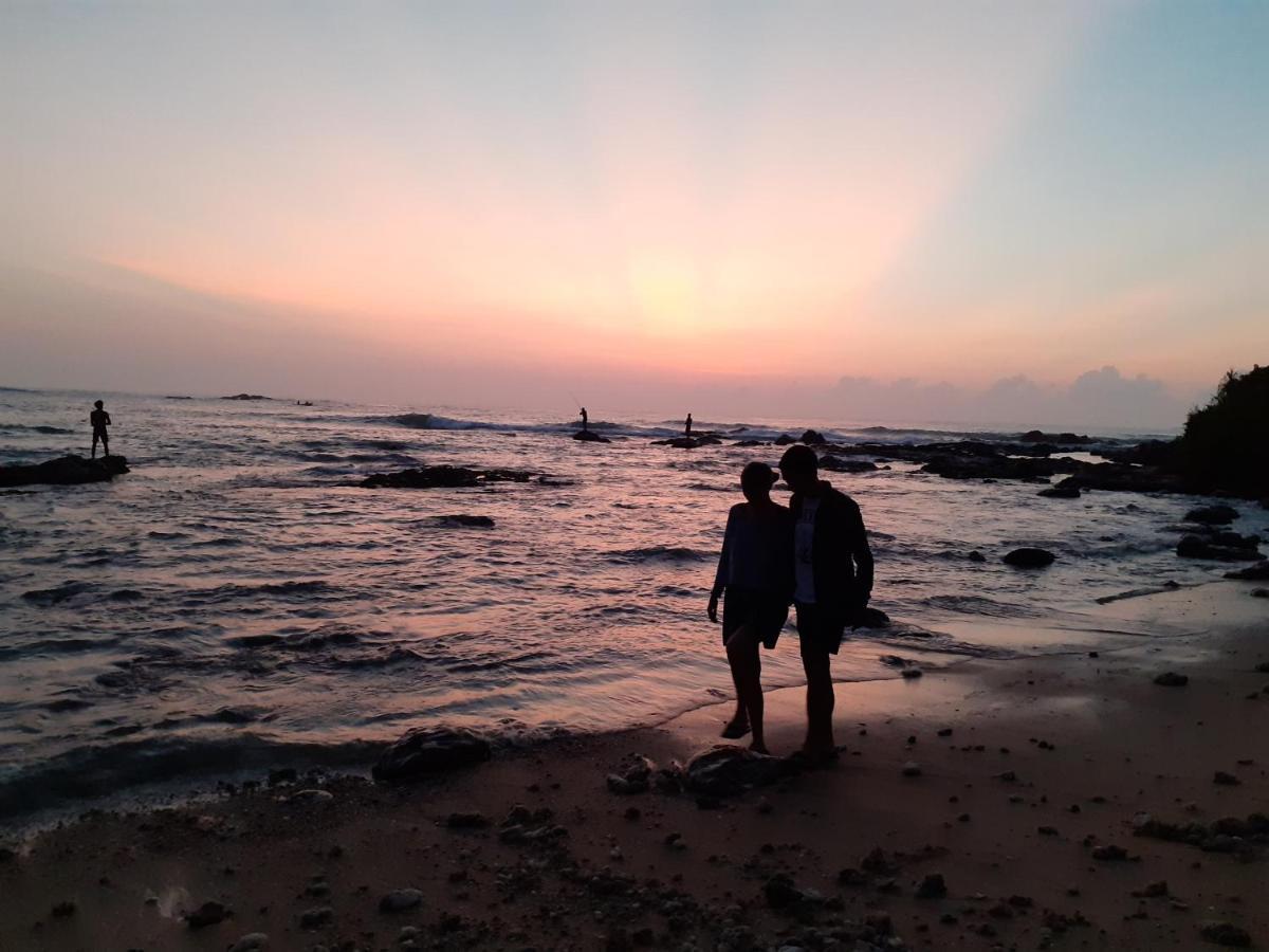 Samudra Beach Resort Тангалла Экстерьер фото