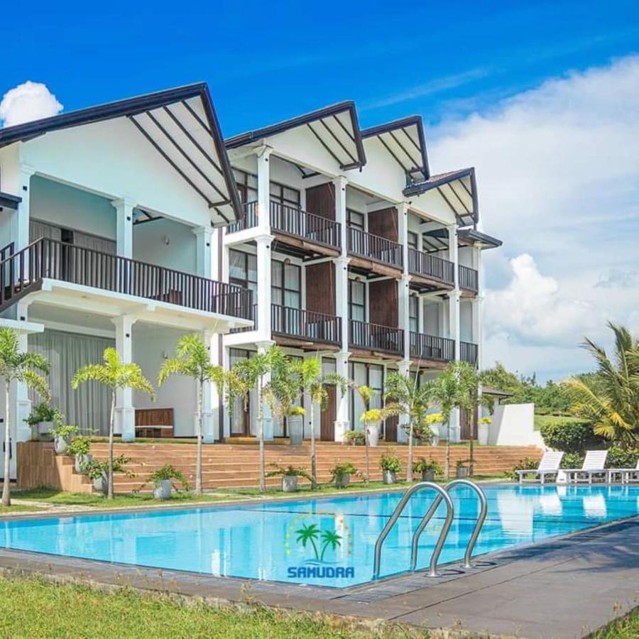 Samudra Beach Resort Тангалла Экстерьер фото