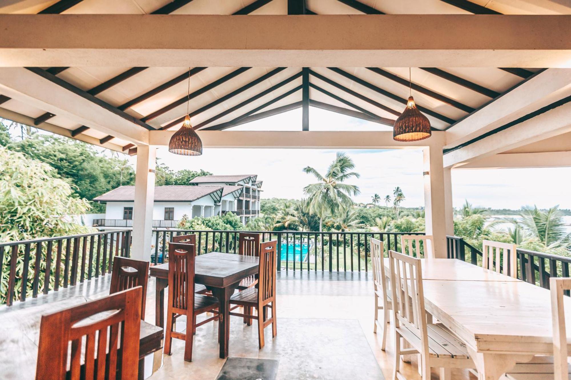 Samudra Beach Resort Тангалла Экстерьер фото