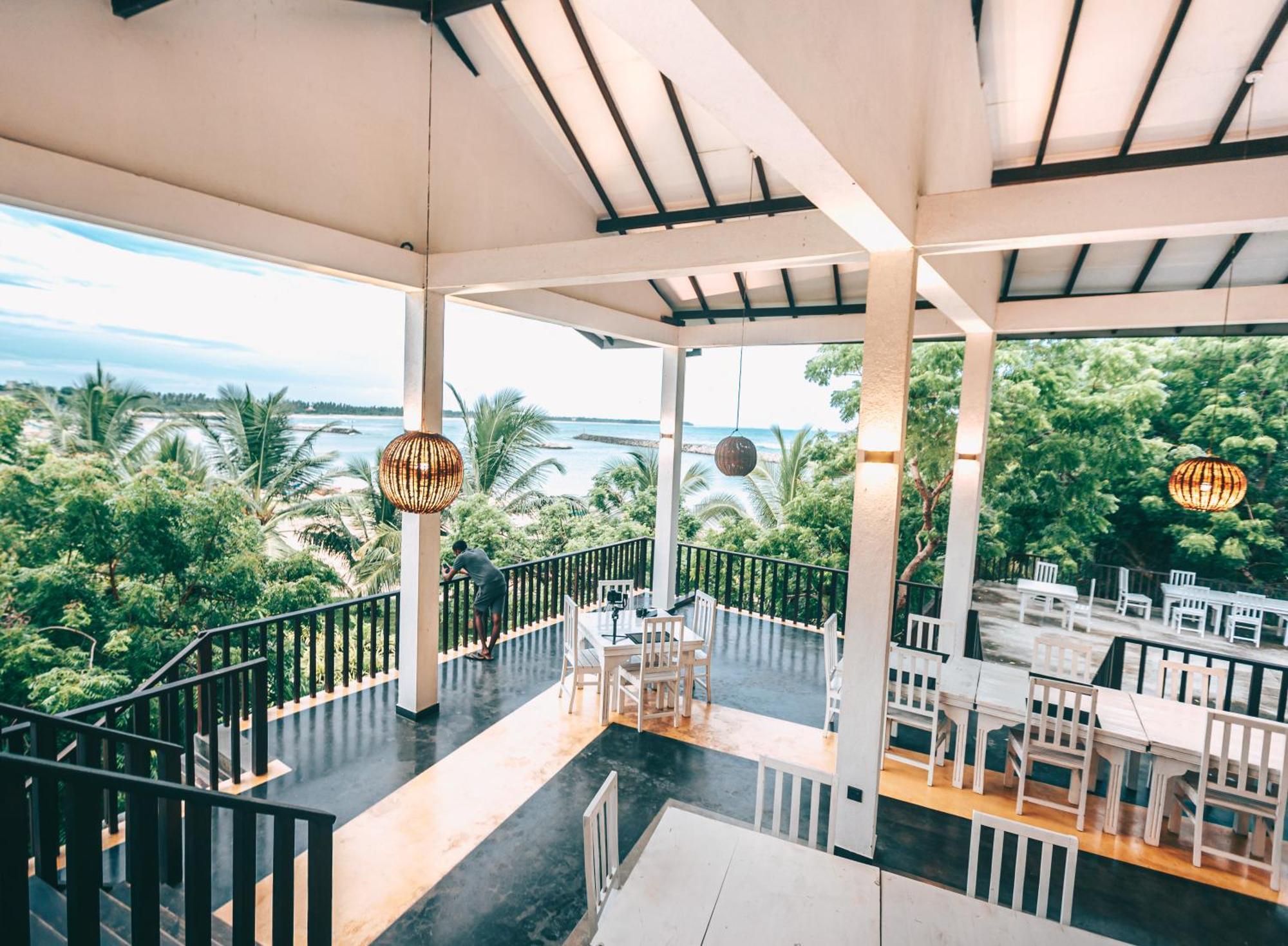 Samudra Beach Resort Тангалла Экстерьер фото