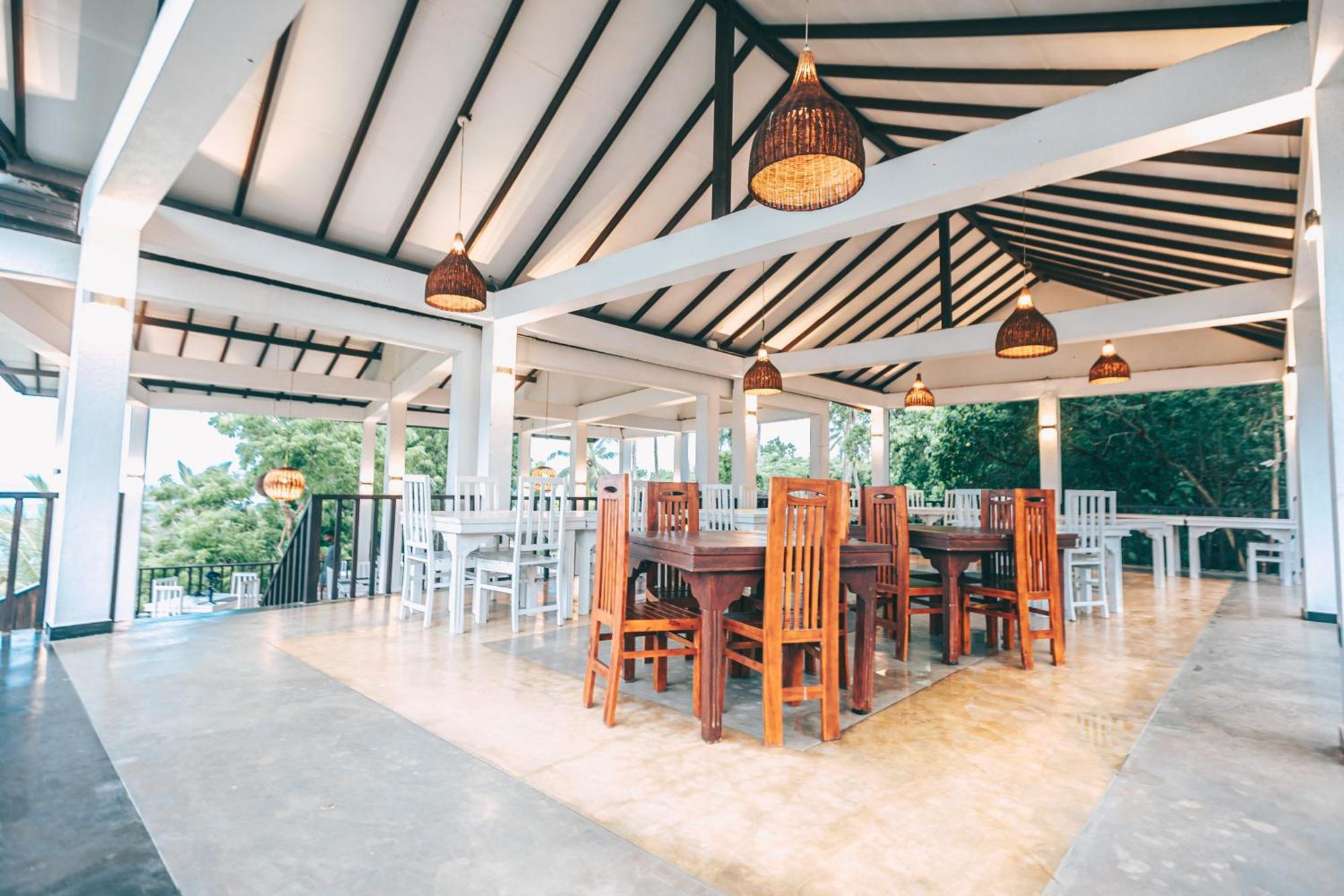 Samudra Beach Resort Тангалла Экстерьер фото