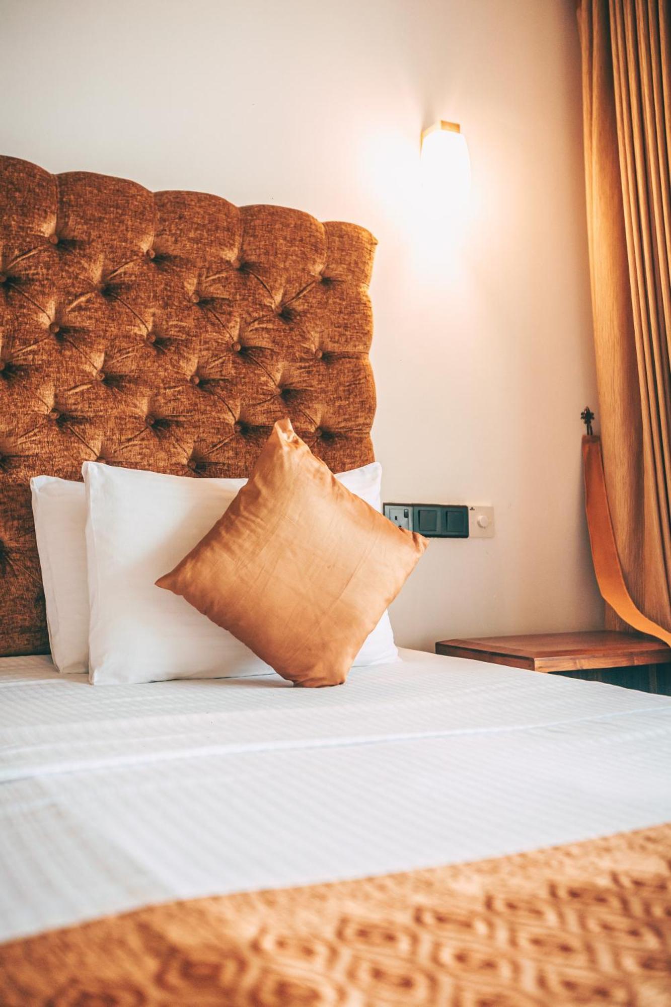 Samudra Beach Resort Тангалла Экстерьер фото