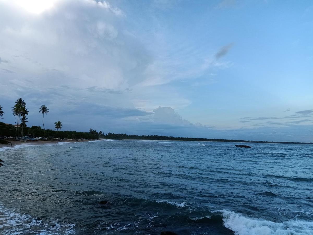Samudra Beach Resort Тангалла Экстерьер фото