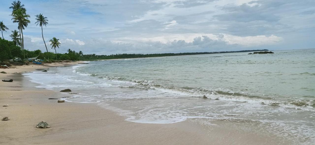 Samudra Beach Resort Тангалла Экстерьер фото