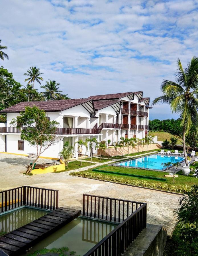 Samudra Beach Resort Тангалла Экстерьер фото