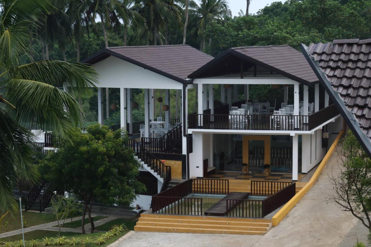 Samudra Beach Resort Тангалла Экстерьер фото