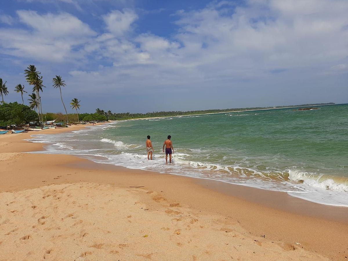 Samudra Beach Resort Тангалла Экстерьер фото